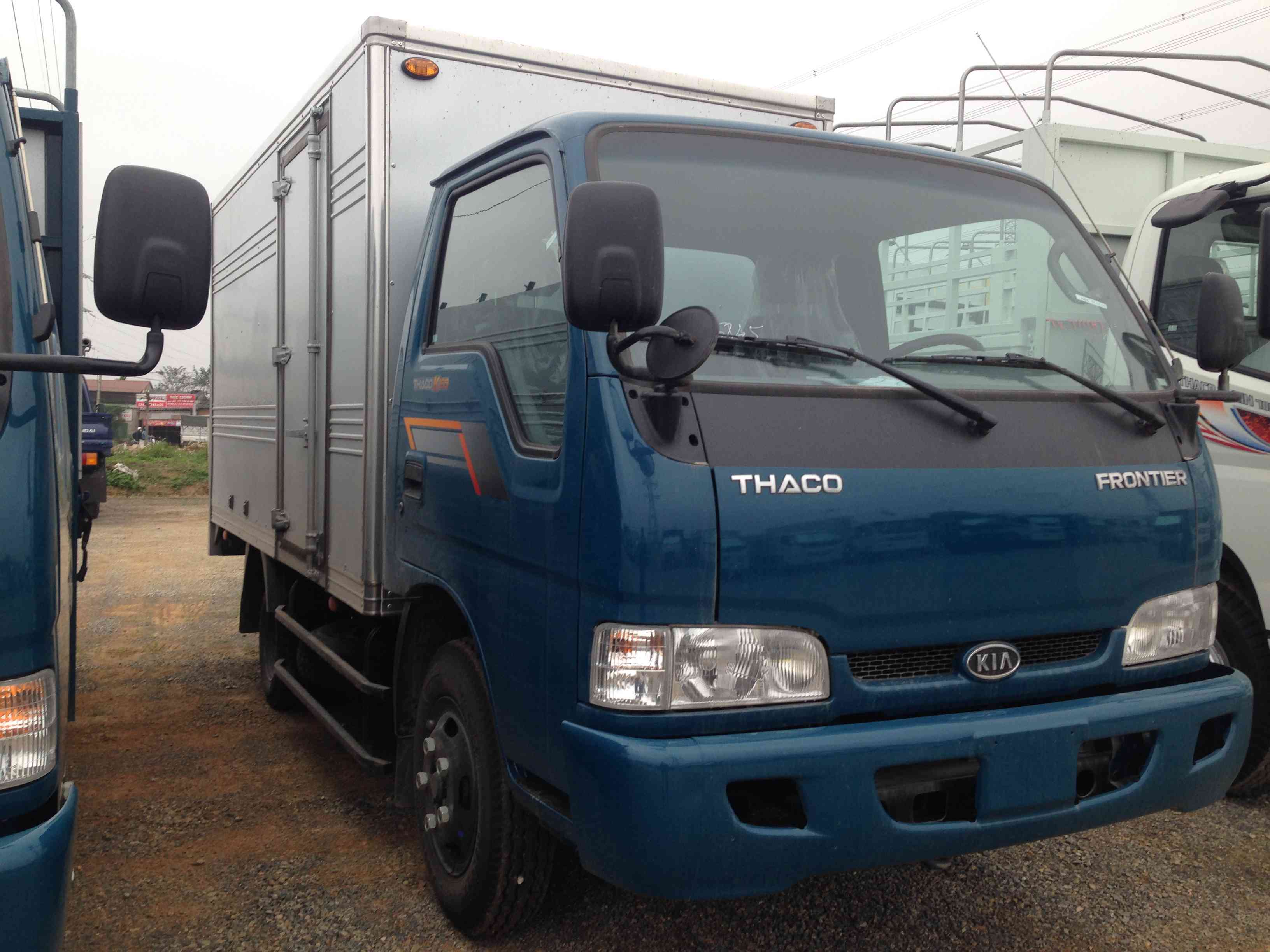Xe tải Thaco K165 thùng kín tải trọng 2 tấn 3